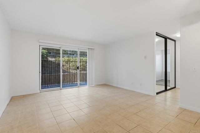 Detail Gallery Image 5 of 25 For 2360 Hosp Way #129,  Carlsbad,  CA 92008 - 2 Beds | 1 Baths