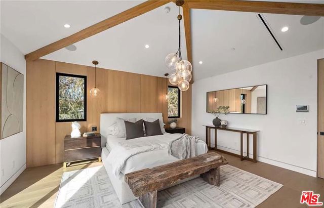 4453 Gentry Avenue, Valley Village CA: https://media.crmls.org/mediaz/52fd68cf-9c41-42fc-9341-8e8d7df56659.jpg