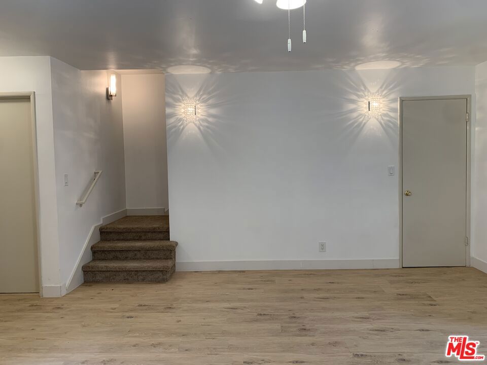 https://media.crmls.org/mediaz/52fd9cb4-cda2-4021-9174-ff9aa69f61ac.jpg?preset=X-Large