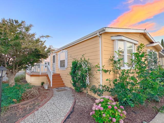 1225 Vienna Dr, Sunnyvale CA: https://media.crmls.org/mediaz/52fdc722-c62e-4b5a-b27a-d15c6198ba28.jpg