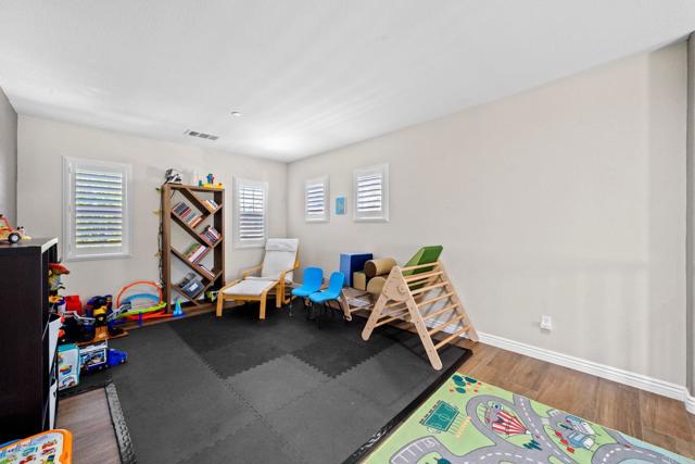 448 Kennedy Court, Escondido CA: https://media.crmls.org/mediaz/52fe371c-de73-49a7-b04f-3ef72c625abb.jpg