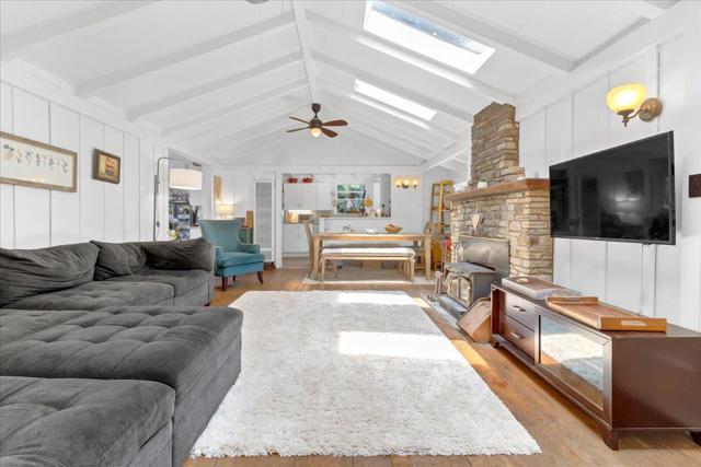 134 El Hermorro, Carmel Valley CA: https://media.crmls.org/mediaz/52ff1fd3-0c1f-40aa-b117-f4cb0d52c00e.jpg