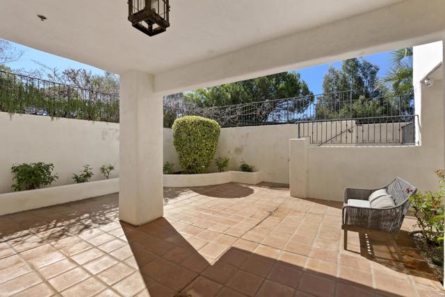 Detail Gallery Image 19 of 31 For 16636 El Zorro Vista, Rancho Santa Fe,  CA 92067 - 5 Beds | 5/4 Baths