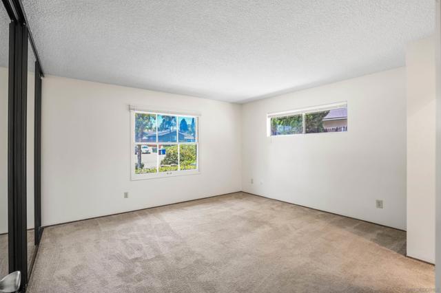 931 Rutgers Ave, Chula Vista CA: https://media.crmls.org/mediaz/52ff3fa5-6de6-4b17-9fc5-a923264c66bd.jpg