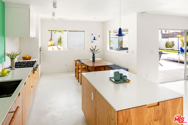 5544 W 63rd Street, Los Angeles CA: https://media.crmls.org/mediaz/52ffb5cb-0c53-4dcf-b7d2-2f74fef3d862.jpg