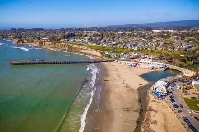 922 Ponselle Lane, Capitola CA: https://media.crmls.org/mediaz/52fff2f3-6a4e-47a4-b2d9-689027abd7bb.jpg