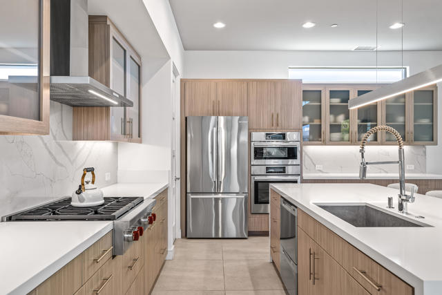 188 Blue Moon Drive, Palm Springs, CA 92262