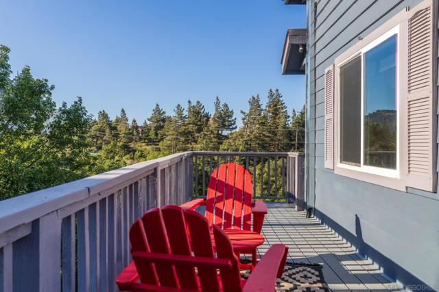 555 Manzanita Dr, Julian CA: https://media.crmls.org/mediaz/5300b982-2ffe-455f-bf81-5a484155c1f5.jpg