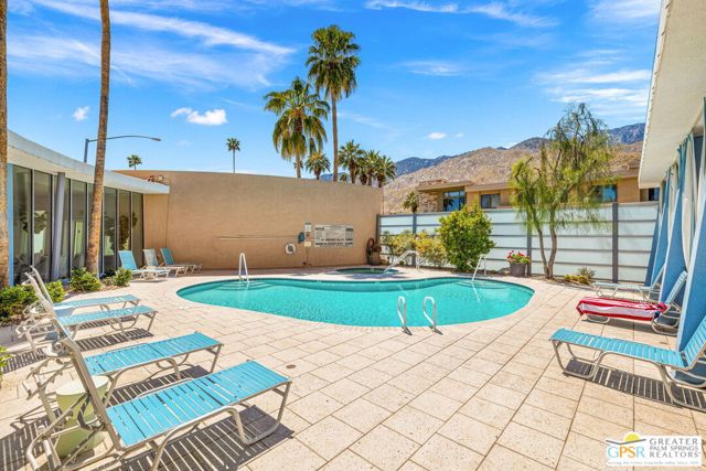 930 E Palm Canyon Drive, Palm Springs CA: https://media.crmls.org/mediaz/5300ffb8-3bcb-412e-85cd-8756675c6f34.jpg