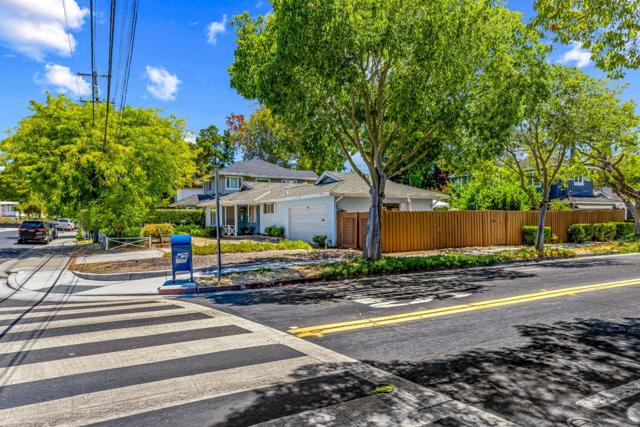 3160 Waverley Street, Palo Alto CA: https://media.crmls.org/mediaz/53013f5a-099c-457e-9764-4298b062be6e.jpg