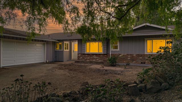 4726 Lorena Place, El Cajon CA: https://media.crmls.org/mediaz/53018f94-41e5-4865-931c-7bade9e36234.jpg