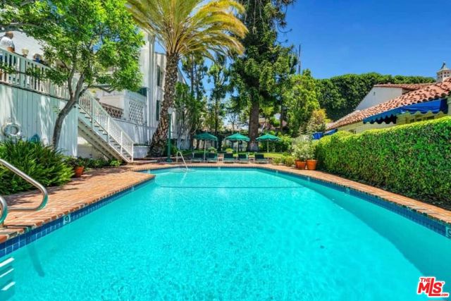 1416 Havenhurst Drive, West Hollywood CA: https://media.crmls.org/mediaz/53019b3c-a7eb-483a-96c3-ab6a2de0c3e8.jpg