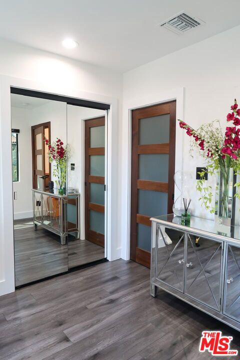 3845 Olympiad Drive, View Park CA: https://media.crmls.org/mediaz/5301e175-0db3-49c6-81e1-cb376ef79895.jpg