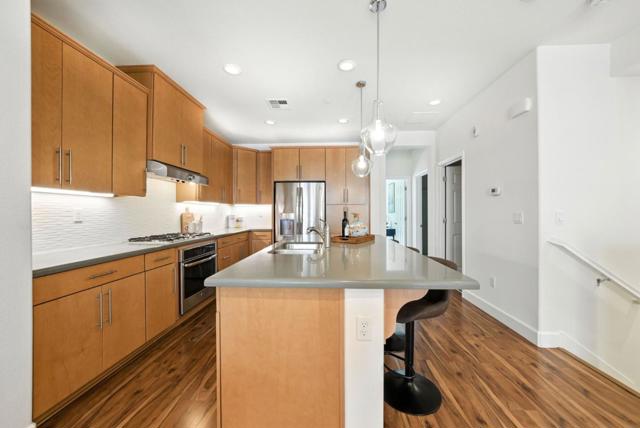 319 Charles Morris Terrace, Sunnyvale CA: https://media.crmls.org/mediaz/53029231-56e8-43f8-9dd7-1b0a9d837609.jpg