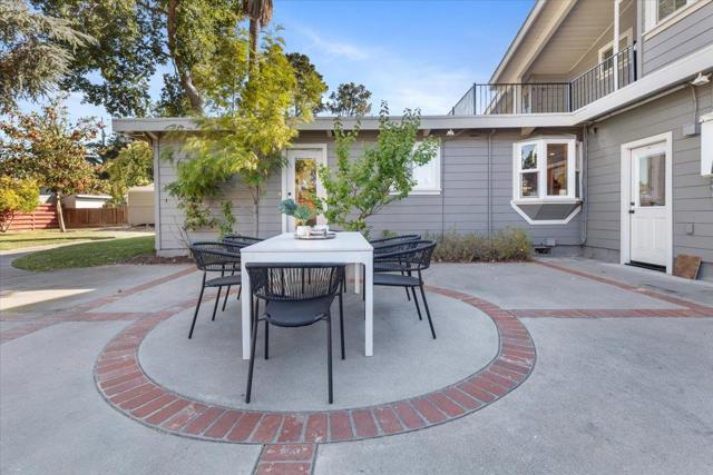 510 Sunnymount Avenue, Sunnyvale CA: https://media.crmls.org/mediaz/53037934-b14f-4088-9091-4cfa54219686.jpg
