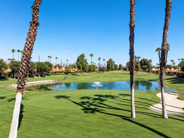 148 Las Lomas, Palm Desert, CA 92260
