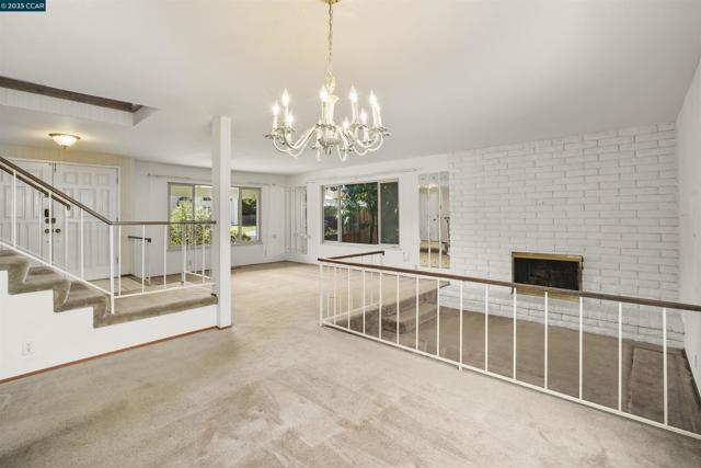 220 Daylight Pl, Danville CA: https://media.crmls.org/mediaz/53044271-0d56-48a1-9476-8dd6ecdce7fd.jpg