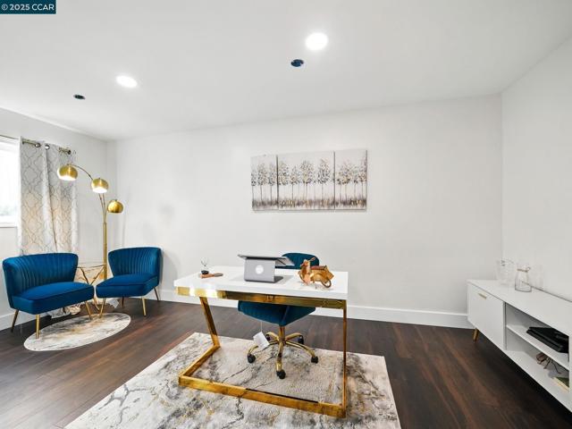 1836 Newell Ave, Walnut Creek CA: https://media.crmls.org/mediaz/5304e3a3-7bda-4479-9386-d9d158573eaa.jpg