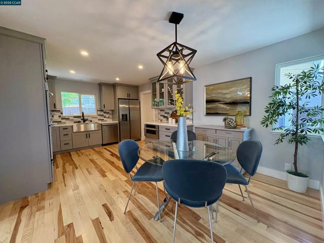 1472 Fairhaven Ct, San Jose CA: https://media.crmls.org/mediaz/53050ffe-e505-46c4-8fd6-f5e961caaba0.jpg