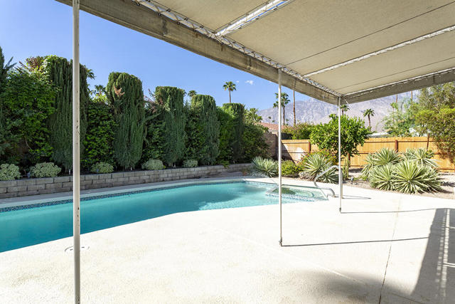 2963 E Orella Circle, Palm Springs, CA 92264