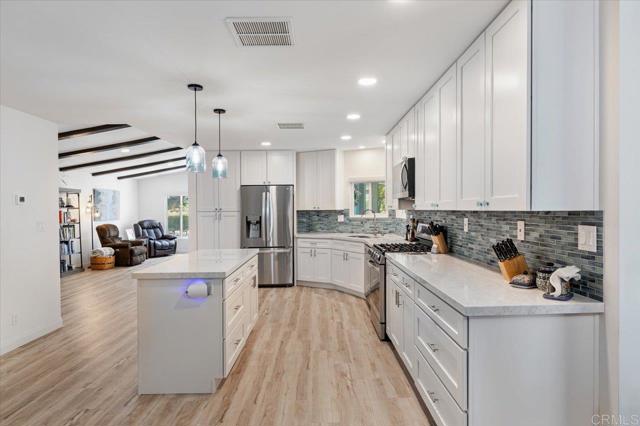 Detail Gallery Image 10 of 59 For 276 N El Camino Real #139,  Oceanside,  CA 92058 - 2 Beds | 2 Baths