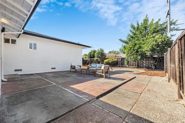 531 Easter Avenue, Milpitas CA: https://media.crmls.org/mediaz/53060f7c-3c33-476f-a824-e6acd29da8f7.jpg