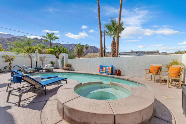 77440 Calle Ensenada, La Quinta CA: https://media.crmls.org/mediaz/5307f98b-fd67-46f7-9842-97a07f8aaf88.jpg