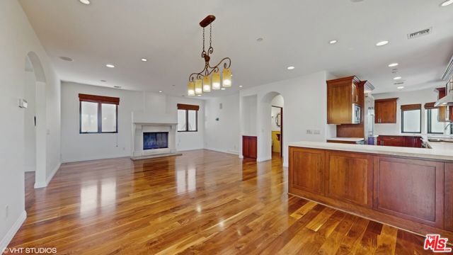 3311 Deronda Drive, Los Angeles CA: https://media.crmls.org/mediaz/5308273f-80de-426c-bd0c-a13177228178.jpg