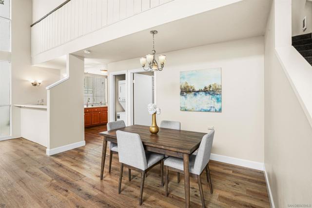 2544 Navarra Dr,  CA: https://media.crmls.org/mediaz/530871f3-da26-4fb9-95f5-5356d0afbaaf.jpg