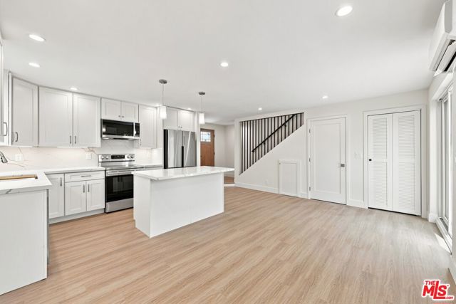 20212 West Gault Street photo 7