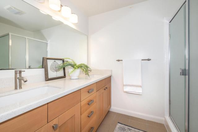 166 Sand Hill Circle, Menlo Park CA: https://media.crmls.org/mediaz/530a19fb-0a15-4dea-9867-86444416989b.jpg