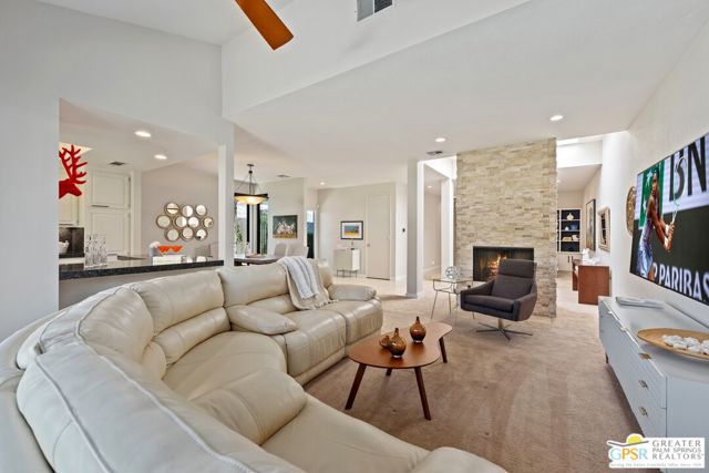 1346 E Andreas Road, Palm Springs CA: https://media.crmls.org/mediaz/530a231e-b346-4f42-a41f-121b9d71ebe3.jpg