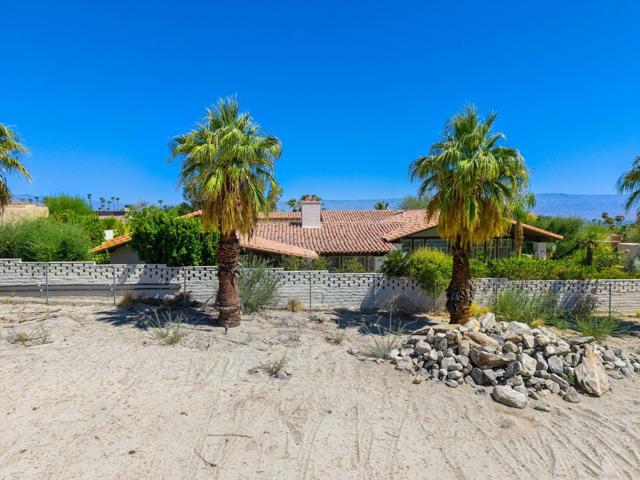 49425 Jfk Trail Trail, Palm Desert CA: https://media.crmls.org/mediaz/530ba2ce-f6d6-44ca-b962-57868d68ef04.jpg