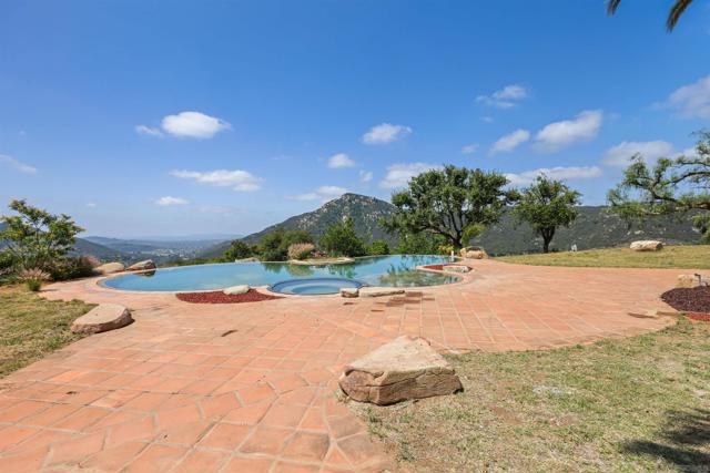 26335 Englemann Rd., Valley Center CA: https://media.crmls.org/mediaz/530bbbab-4507-4256-b7f2-e13f946dc4c2.jpg