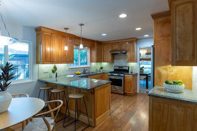 3523 Oak Drive, Menlo Park CA: https://media.crmls.org/mediaz/530c9060-1f94-4b2e-a220-c9d22d096e60.jpg