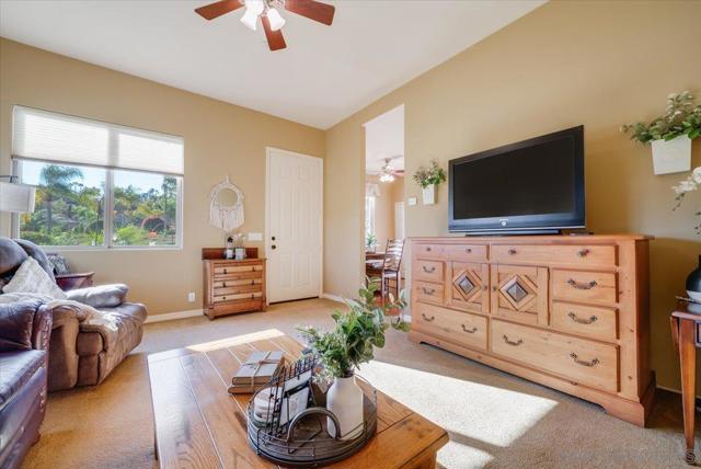 15397 Rock Creek Ln, El Cajon CA: https://media.crmls.org/mediaz/530cf466-4d23-44a3-ba71-5d6f41bc1350.jpg