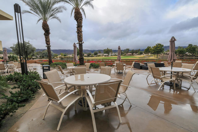 60553 Juniper Lane, La Quinta CA: https://media.crmls.org/mediaz/530d51c7-5a38-4f4f-b6d4-56ee79092220.jpg