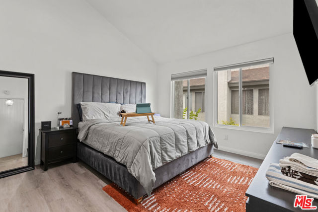 15305 S Berendo Avenue, Gardena CA: https://media.crmls.org/mediaz/530d588c-85e8-4342-b7d7-4a6aae68f0a0.jpg