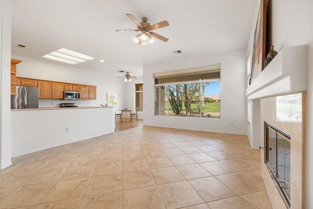 78252 Kensington Avenue, Palm Desert CA: https://media.crmls.org/mediaz/530dee2e-de30-4ffc-bcd0-d5c77049a568.jpg