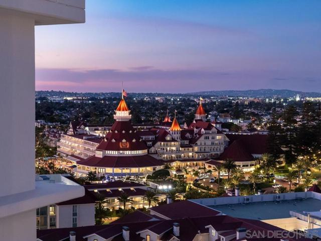 1720 Avenida del Mundo, Coronado CA: https://media.crmls.org/mediaz/530e0e11-27b5-47e3-8691-a4fc5bd0f6ff.jpg