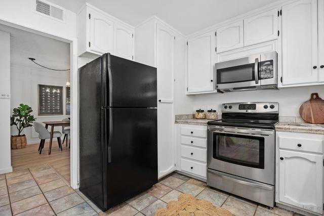 12753 Caminito Cancion, San Diego CA: https://media.crmls.org/mediaz/530e4279-2264-4cfa-9b0e-39d179aafe83.jpg