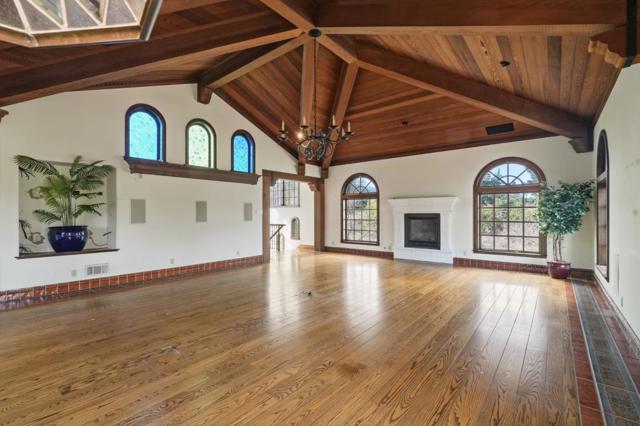 730 Hillsborough Boulevard, Hillsborough CA: https://media.crmls.org/mediaz/530e8c1a-5ed4-4916-bc49-a59b87f4e70a.jpg