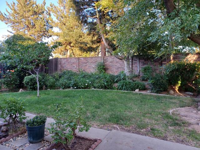 8959 Boreal Way, Elk Grove CA: https://media.crmls.org/mediaz/530ee7b9-00f2-4f77-8534-a43b27123671.jpg