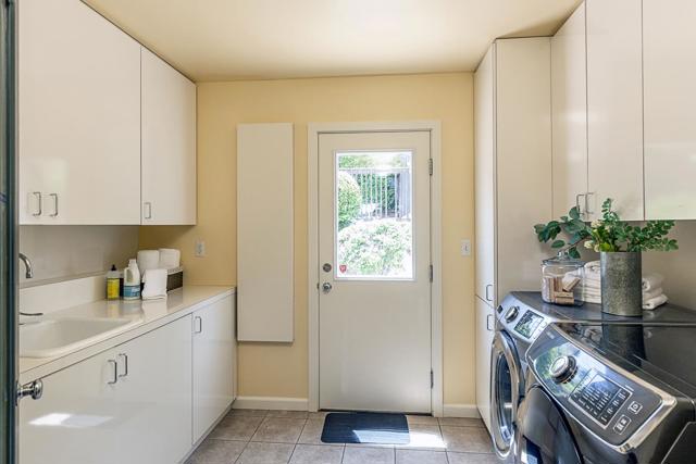 324 Georgetown Avenue, San Mateo CA: https://media.crmls.org/mediaz/530f51ce-269d-4073-8ab4-36672b781914.jpg