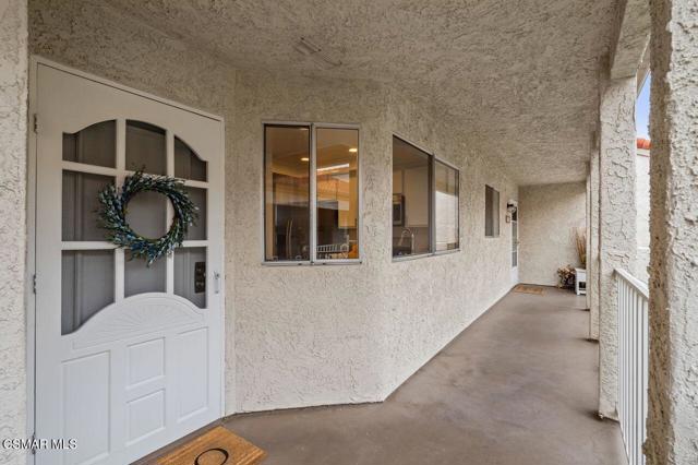 3390 Darby Street, Simi Valley CA: https://media.crmls.org/mediaz/5310fec4-76da-4447-951c-894f175f00f6.jpg
