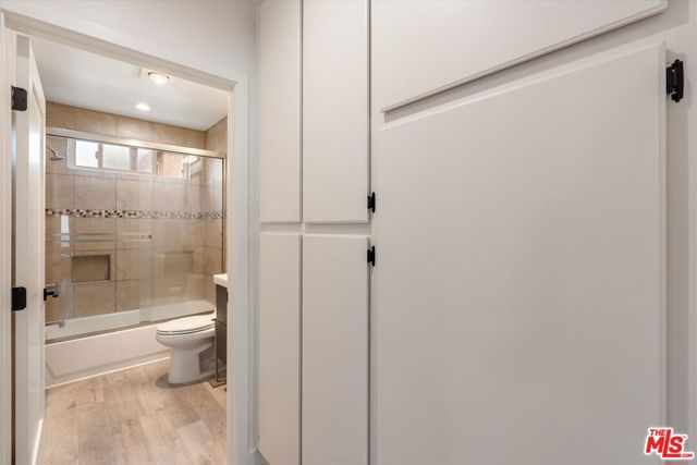 2721 2nd Street, Santa Monica CA: https://media.crmls.org/mediaz/531147c8-70b3-4664-beb7-b7c207da7f76.jpg