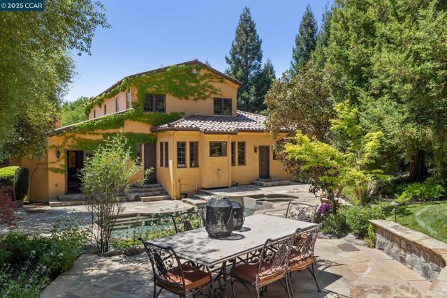 3711 Northgate Woods Court, Walnut Creek CA: https://media.crmls.org/mediaz/53114f9a-bd45-4c9e-bf5b-d7dcf2a56a8a.jpg