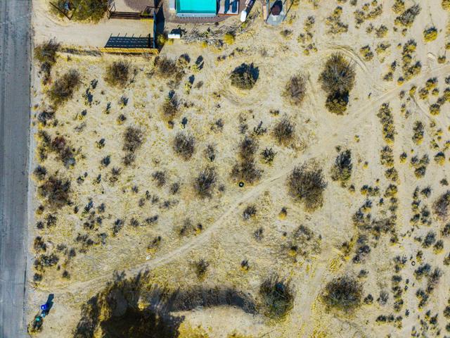 7215 Mt Lassen Avenue, Joshua Tree CA: https://media.crmls.org/mediaz/53128702-0091-44bd-a0a5-b125ed28dac3.jpg