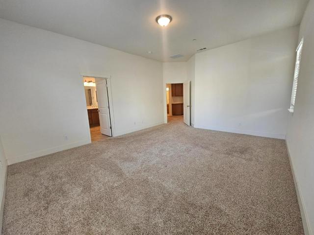 1703 Cobblefield Lane, Los Banos CA: https://media.crmls.org/mediaz/5312dc2d-7bd7-4659-868e-e084f0990e56.jpg