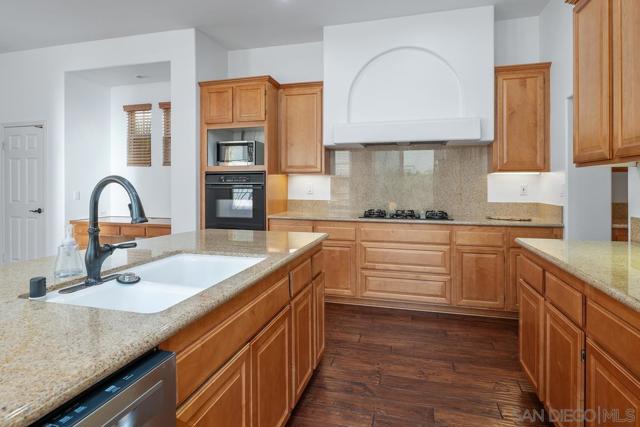14694 Via Monteverde, San Diego CA: https://media.crmls.org/mediaz/5313a0ad-edeb-4078-8cda-1bb440813dd8.jpg